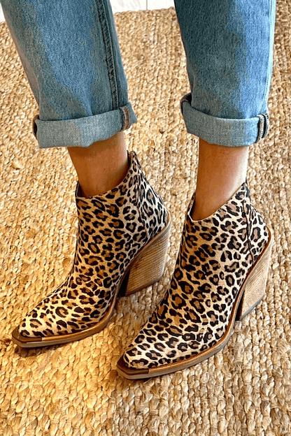 POINTED TOE COWBOY BOOT