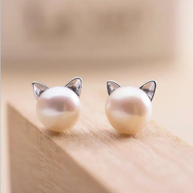 Earrings with Knot in Sterling Silver with Cat-Shaped Pearl