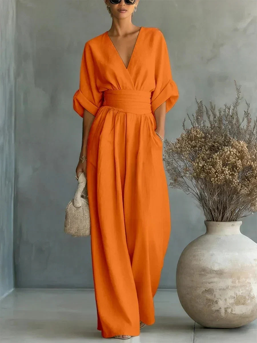 Elegant jumpsuit with V-neck and high waist