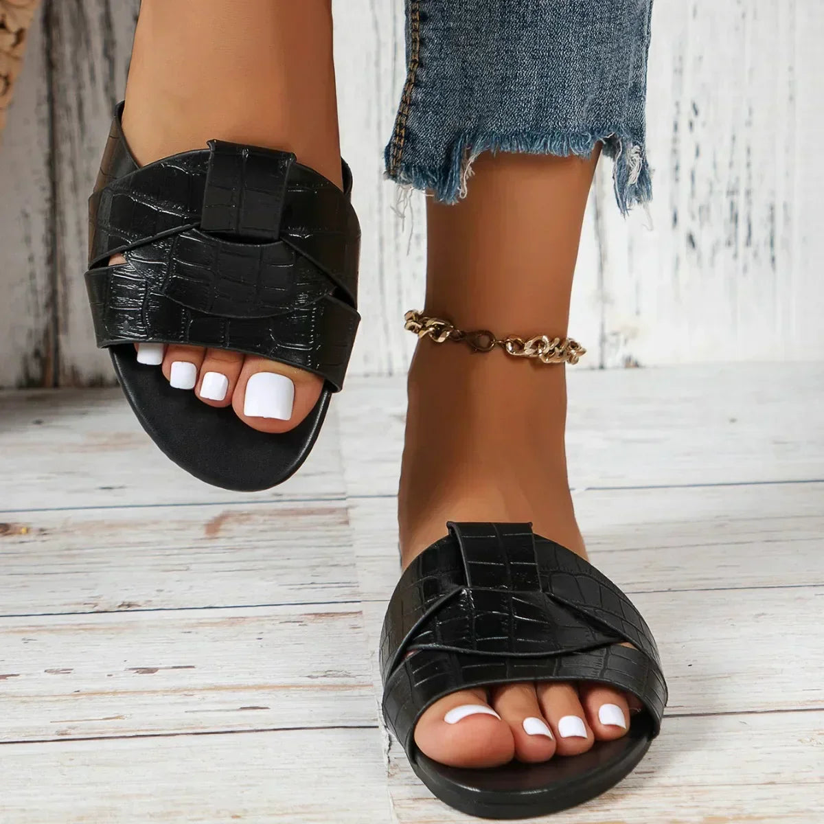 Livia™ Luxe Slides