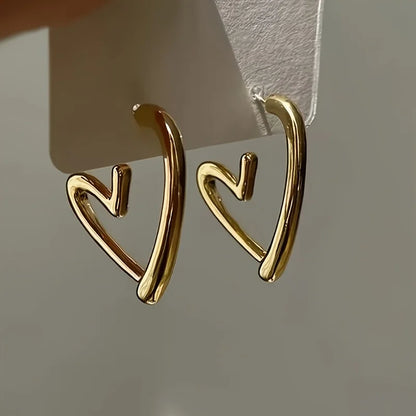 Elegant Heart-Shaped Rose Gold  Earrings