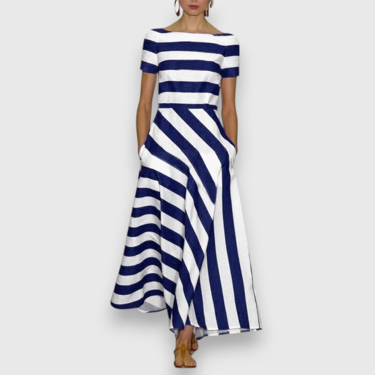 Iselore – Sophisticated Dress