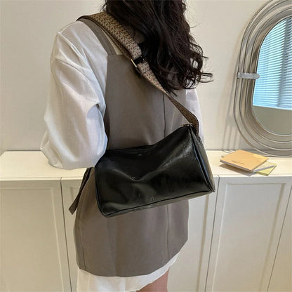 Bergfrid | Stylish shoulder bag with modern strap