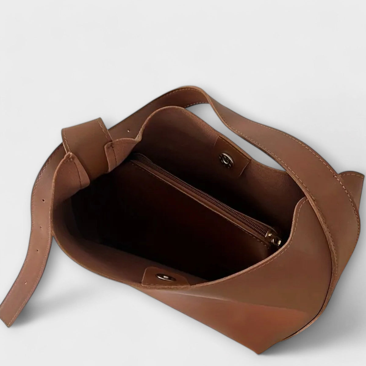 Elegant Shoulder Bag in Leather