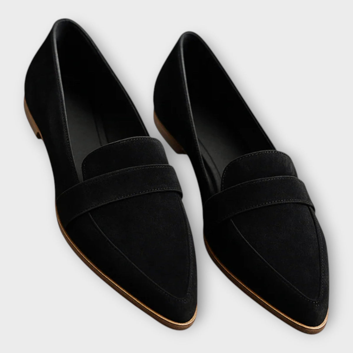 Elegant Loafers with Modern Line